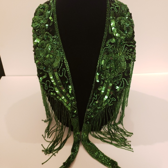 Cape - Picture 8 of 8